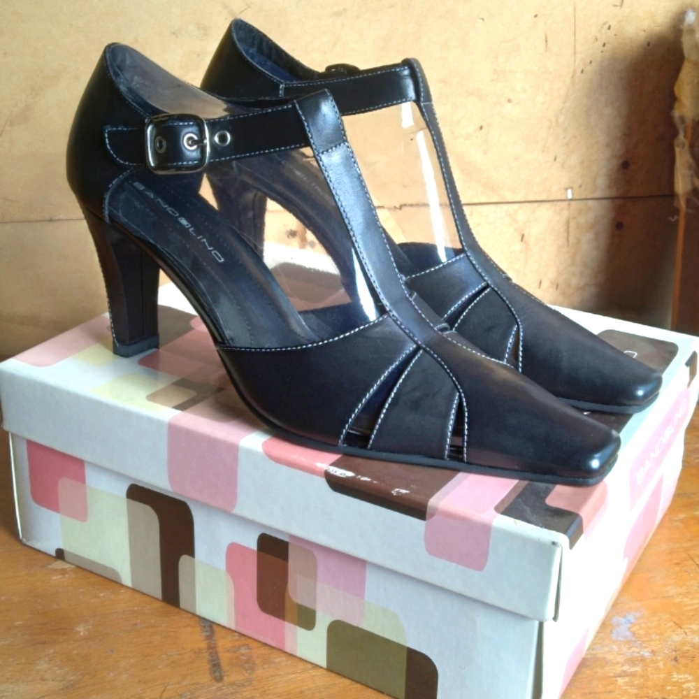 Woman's shoes